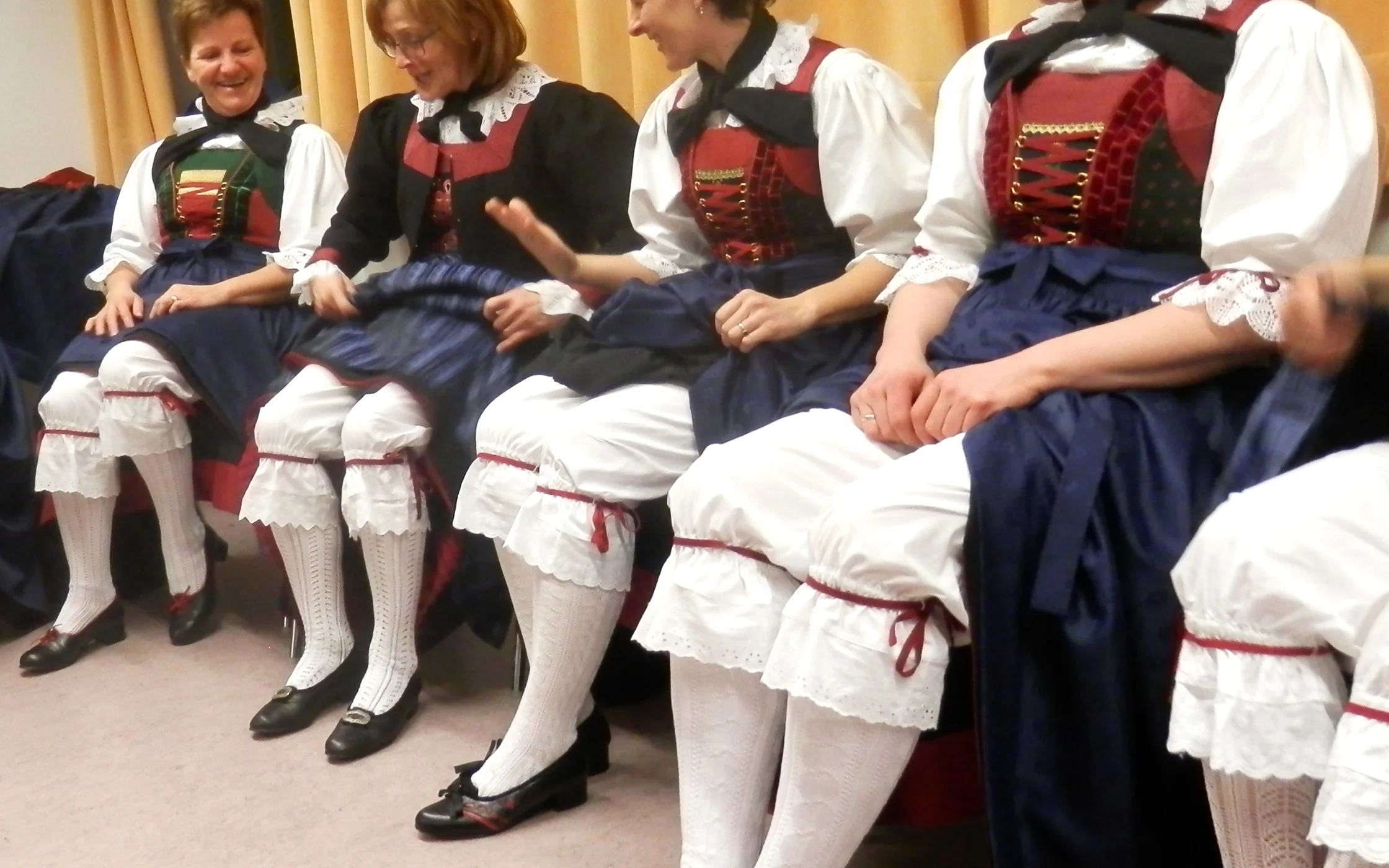 tracht.JPG