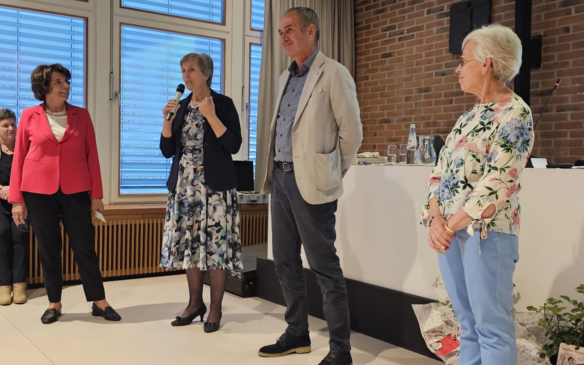 vollversammlung_11042025_ehrengaeste_neu.jpg