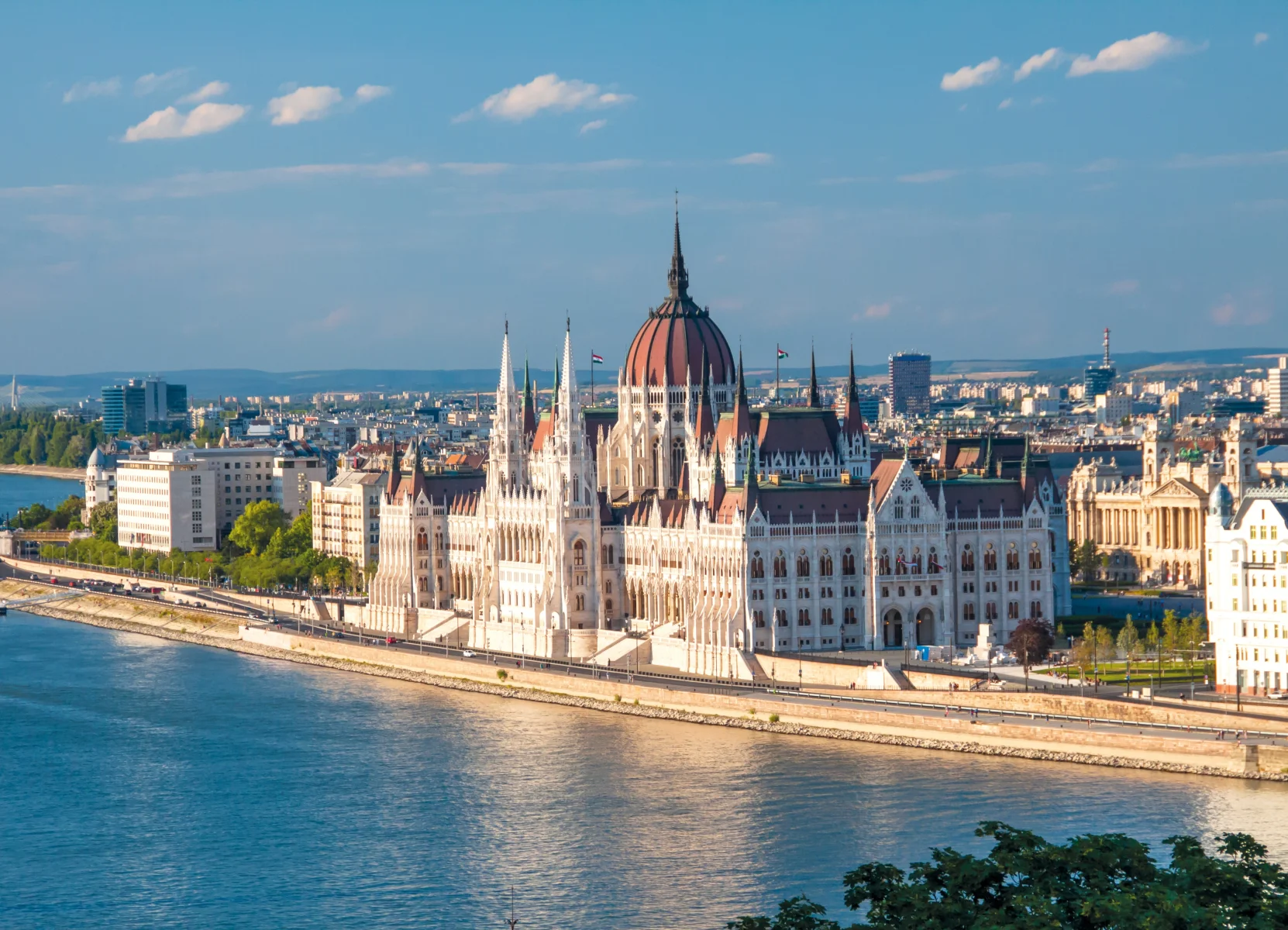 seite_21_donau_ungarn_budapest_parlament_02.jpg